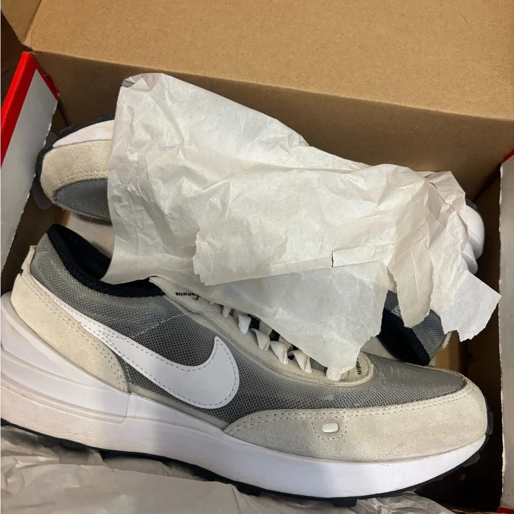 Nike - Picture 10 of 10